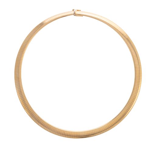 A 14K Yellow Gold 8 mm Italian Omega Necklace