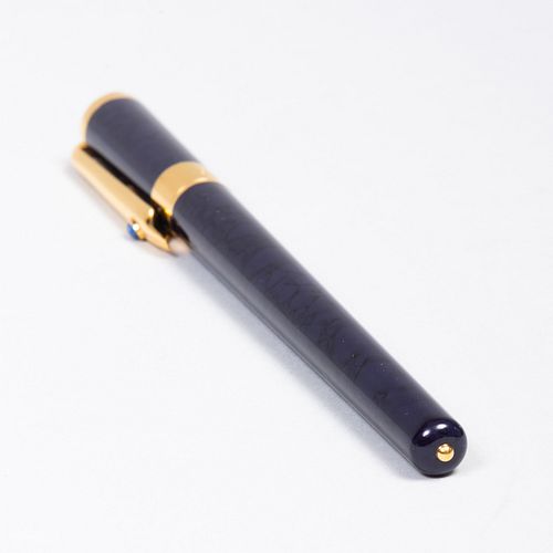 Chaumet Paris Gold Plate-Mounted Lacquer Fountain Pen with Mother of Pearl Inset Cap and Sapphire Cabochon