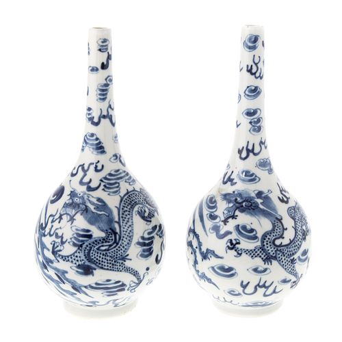 A Pair Chinese Export Blue/White Pencil Neck Vases