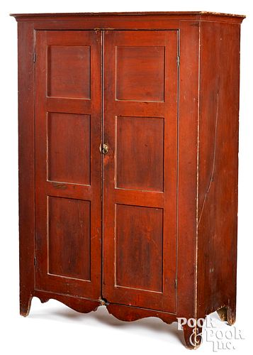 Pennsylvania painted pine cupboard, early 19th c.