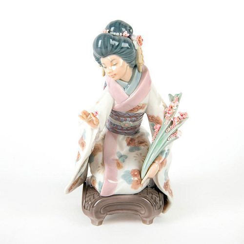 Kiyoko 1001450 - Lladro Porcelain Figure