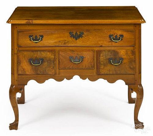 Pennsylvania Queen Anne walnut dressing table, c