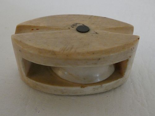 WHALE TOOTH PULLEY BLOCK