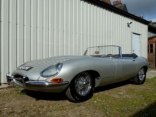 Chassis 877200 is a beautiful and recently restored example of a Jaguar E-Type 3.8 Roadster Series 1