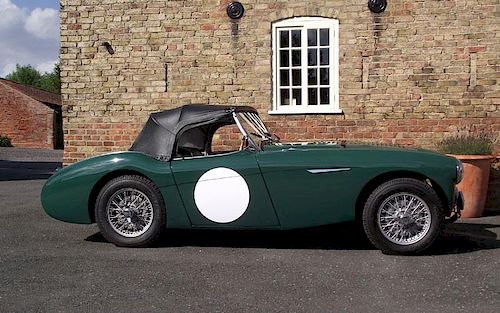 Donald Healey's eponymous company built a prototype two-seater sports car for display at the 1952 Lo