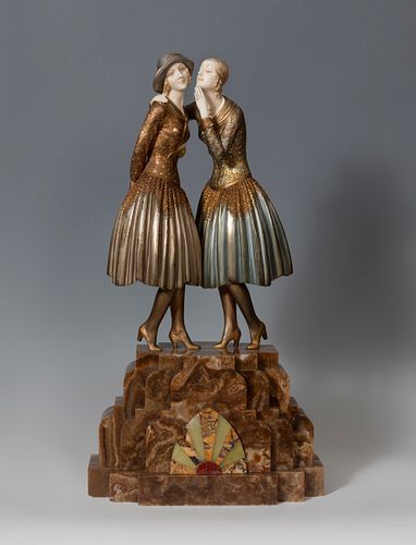 DEMÉTRE CHIPARUS (Romania, 1886 - France, 1947). 
"The secret". 
Chryselephantine sculpture in patinated bronze and ivory with an onyx base. 
Signed. 