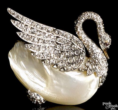 Yellow and white gold swan-form brooch with a mother of pearl body