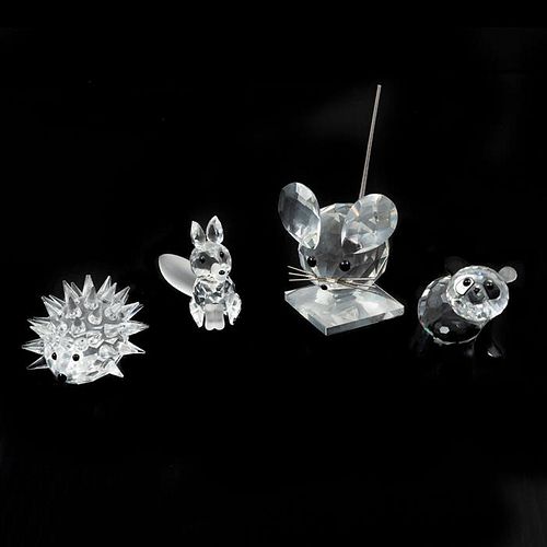 Lote de 4 figuras decorativas. Austria. SXX. Elaborados en cristal Swarovski. Consta de: panda, ratón, puercoespín y zorro.