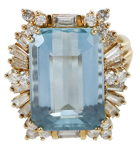 18kt. Aquamarine and Diamond Ring 