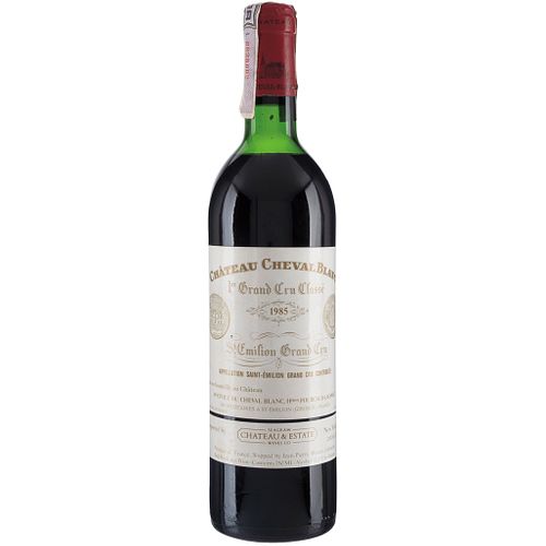 Château Cheval Blanc. Cosecha 1985. St. Émilion. 1er. Grand Cru Classé. Nivel: en el hombro superior.