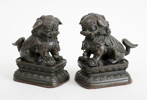 PAIR OF CHINESE BRONZE FIGURES OF FU DOGS