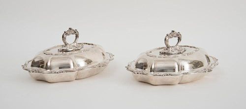 PAIR OF ENGLISH SILVER-PLATED ENTREE DISHES AND COVERS