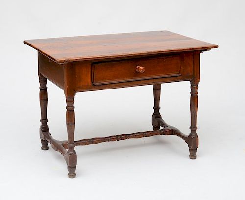 NEW ENGLAND STAINED PINE TAVERN TABLE
