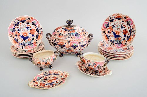 ENGLISH PORCELAIN PART DINNER SERVICE, IN THE JAPAN PATTERN