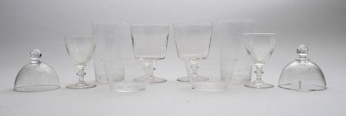 GROUP OF ENGLISH ENGRAVED GLASS TABLEWARE, SIGNED ALFRED HINGLEY