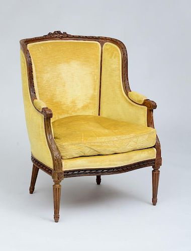 LOUIS XVI CARVED AND STAINED BEECHWOOD BERGÉRE