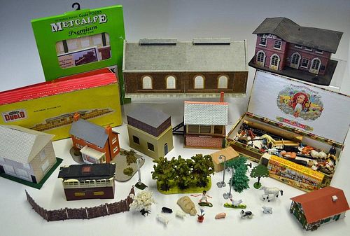 Quantity of Assorted Train Set Scenery and accessories to include Hornby Suburban Station Kit (box b