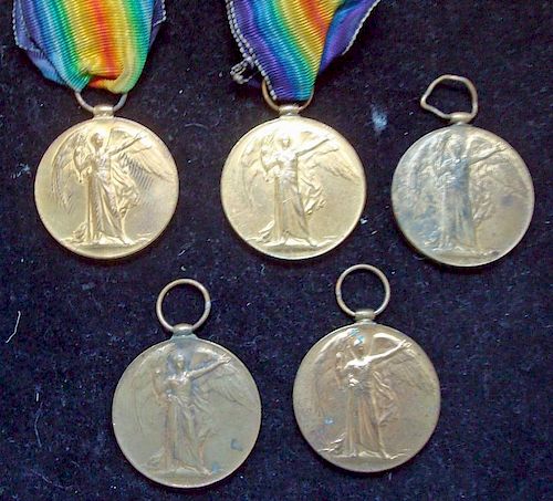 WWI Victory Medals 4-7073 Mead, 12596 Heywood, 4430 Winn, 122527 Robertson and 1 x other (5)