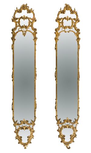 Pair of mirrors Louis XV. France, mid-18th century. 
Carved and gilded wood.
