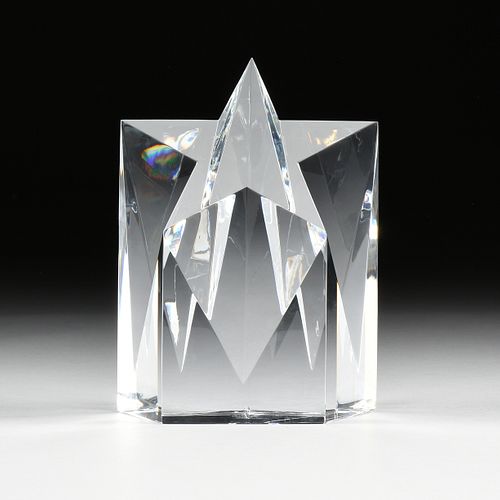 A TIFFANY & CO. "SHOOTING STAR" CRYSTAL PAPERWEIGHT, SIGNED, 