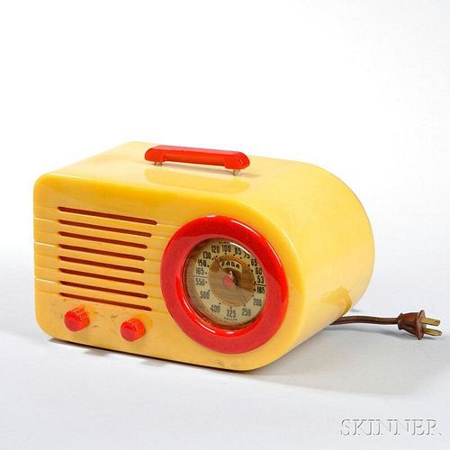 Fada Model 1000 "Bullet" Catalin Table Radio