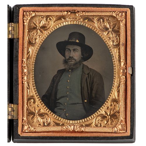 [CIVIL WAR]. Sixth plate tintype of bearded Union infantryman. N.p.: n.p., [1860s].