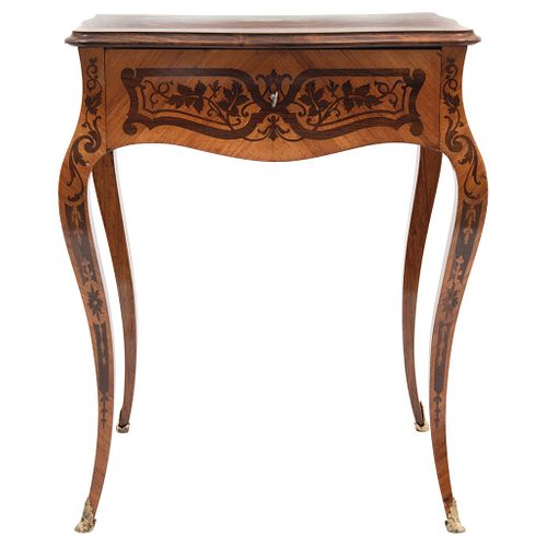 DRESSING TABLE EARLY 20TH CENTURY Wood carved and decorated with marquetry with floral and plant motifs. 28.7 x 23.2 x 16.9" (73 x 59 x 43 cm)