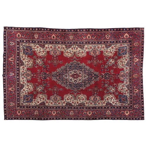 PERSIAN KASHAN KASHAN, IRAN, Ca. 1960 Handmade with natural dyes, in red, blue and beige. 191.7 x 126.7" (487 x 322 cm)