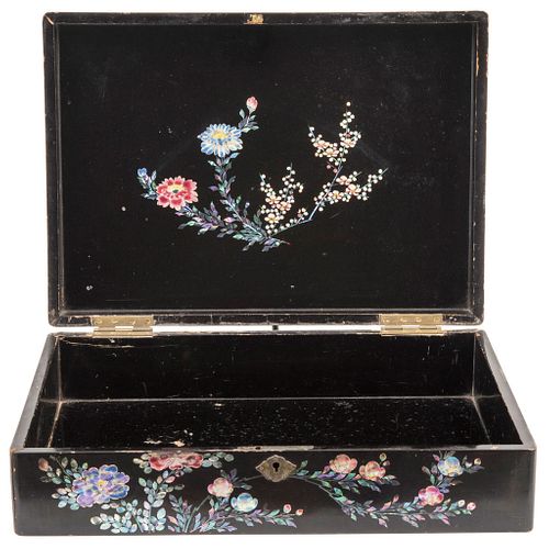 CHINESE-STYLE BOX CHINA, Ca. 1900 In ebonized wood with floral and animal decoration in mother-of-pearl shell Includes key 4.3 x 15.7 x 11" (11 x 40 x