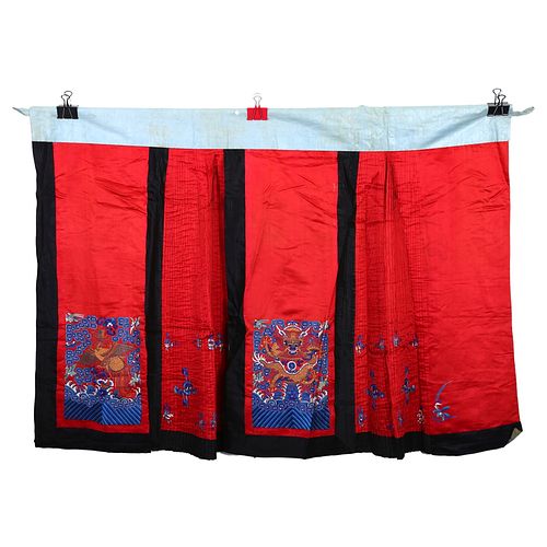A RED-GROUND EMBROIDERED 'DRAGONS' SKIRT