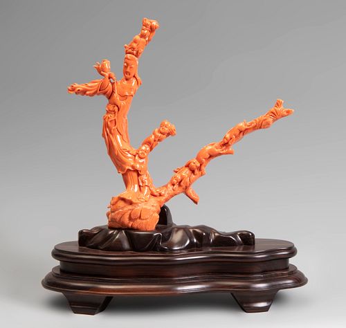Set of three coral branches with an standing beauty, a group of rabbits and a set of children. China, 20th century.
Coral.
Wooden base.