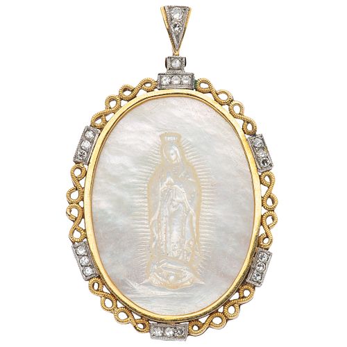MEDAL WITH MOTHER OF PEARL AND DIAMONDS IN 18K WHITE AND YELLOW GOLD Virgin of Guadalupe in carved mother of pearl and diamonds