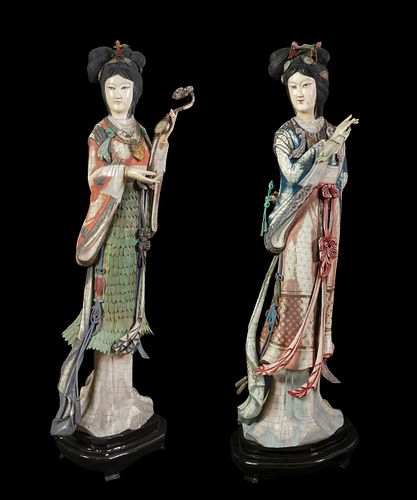 Ladies couple. China, first third century XX Ivory. Wooden bases. Unique pieces.