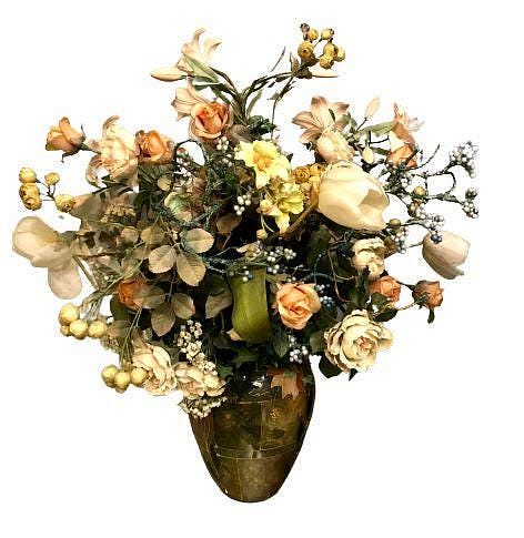 Floral Centerpiece Arrangement in Vase