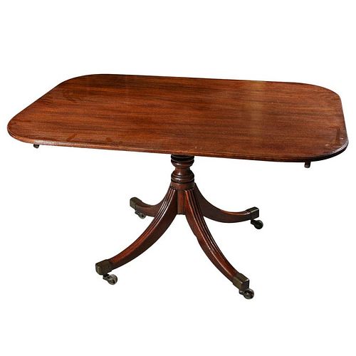 19th Century English Tilt-Top Breakfast or Side Table in Mahogany