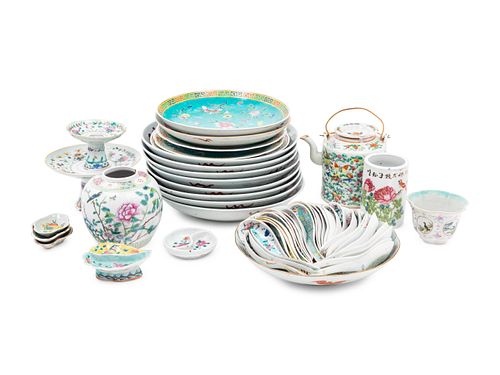 A Collection of 55 Chinese Famille Rose Porcelain Dining Wares