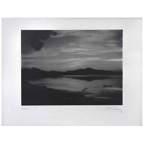 GABRIEL FIGUEROA, Maclovia (Lago de Pátzcuaro), Firmada y fechada 90, Fotoserigrafía P/T, 37 x 50 cm