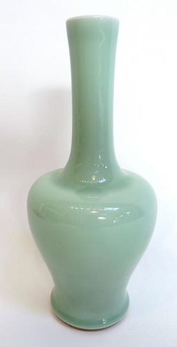 Qing Dynasty Light Green Vase