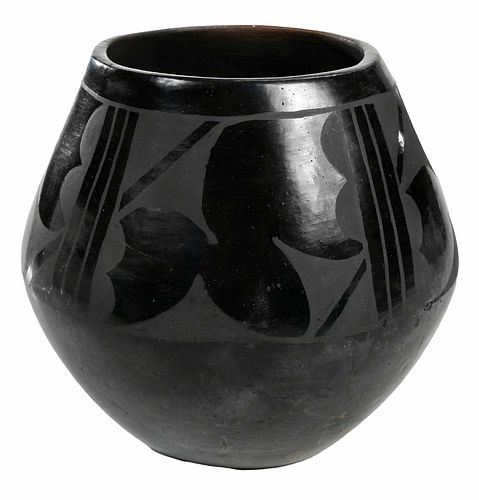 Signed Santo Domingo Blackware Pot