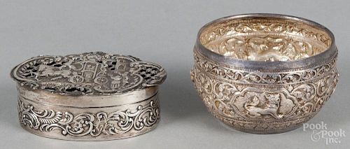 English silver dresser box, 1906-1907, bearing the touch of W. Comyns & Sons, 3 1/8'' l.