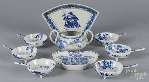 Nine pieces of blue and white export porcelain. Provenance: DeHoogh Gallery, Philadelphia.