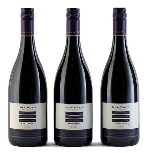 Three Nga Waka Martinborough bottles, vintage 2003.
Nga Waka Wineyard.
Category: red wine, Pinot Noir. Martinborough (New Zealand).