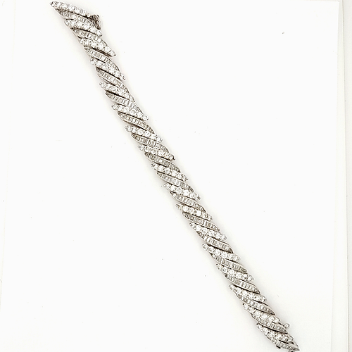 Platinum 18.0 Cttw Chevron Style Bracelet