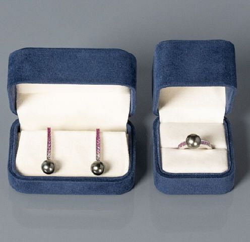 18kt White Gold Pearl & Sapphire Ring & Earrings