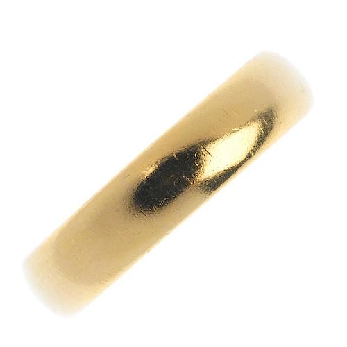 A 22ct gold band ring. Hallmarks for Birmingham, 1959. Weight 4.7gms. <br><br>Overall condition good