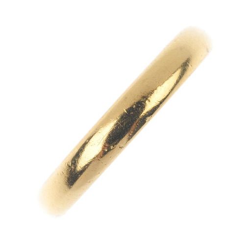 A 1930's 22ct gold band ring. Hallmarks for Birmingham, 1934. Weight 9.1gms. <br><br>Overall conditi