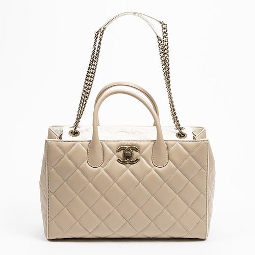 Chanel Front Lock CC Double Shoulder Chain Wide Tote, in beige and ivory quilted lambskin calf leather with bronze gun metal hardware, opening to a go