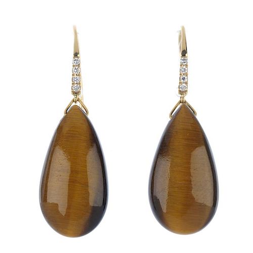 A tigers eye jewellery set. To include a pair of ear pendants, each designed as a tigers-eye drop, s