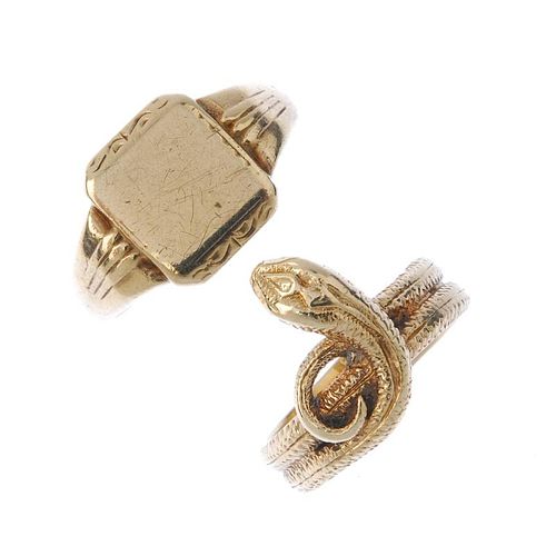 Two 9ct gold rings. To include a coiled snake ring and a signet ring. Hallmarks for London, 1990 and