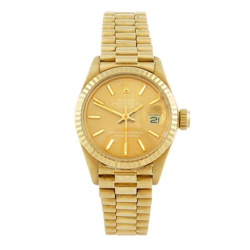 ROLEX - a lady's Oyster Perpetual Datejust bracelet watch. Circa 1978. 18ct yellow gold case with fl